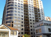 Satılır 2 otaqlı 70 m2 yeni tikili Gənclik m.