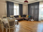 Satılır 4 otaqlı 150 m2 yeni tikili Heydər Əliyev Mərkəzi