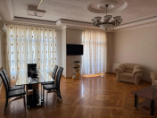 İcarəyə verilir 3 otaqlı 160 m2 yeni tikili ABŞ səfirliyi