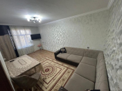 Satılır 3 otaqlı 80 m2 köhnə tikili Xalqlar Dostluğu m.