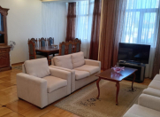 Satılır 3 otaqlı 140 m2 yeni tikili 28 May m.