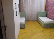 İcarəyə verilir 3 otaqlı 125 m2 yeni tikili 8 Noyabr m.