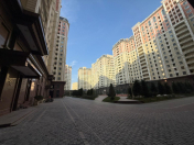 Satılır 2 otaqlı 70 m2 yeni tikili Elmlər Akademiyası m.