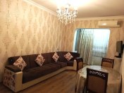 Satılır 6 otaqlı 130 m2 köhnə tikili İnşaatçılar m.