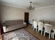 Satılır 4 otaqlı 106 m2 köhnə tikili Elmlər Akademiyası m.