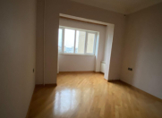 Satılır 3 otaqlı 90 m2 köhnə tikili Həzi Aslanov m.