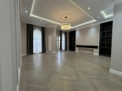 Satılır 4 otaqlı 205 m2 yeni tikili 28 May m.