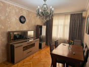 Satılır 2 otaqlı 70 m2 köhnə tikili Həzi Aslanov m.