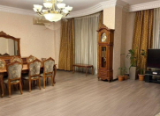 Satılır 4 otaqlı 210 m2 yeni tikili Gənclik m.