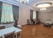 İcarəyə verilir 8 otaqlı 450 m2 villa Qaraçuxur