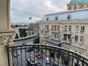 Satılır 5 otaqlı 110 m2 köhnə tikili İçəri Şəhər m.