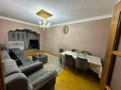 Satılır 4 otaqlı 110 m2 köhnə tikili Binəqədi r.