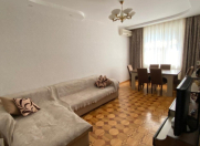 Satılır 3 otaqlı 90 m2 köhnə tikili Nizami r.