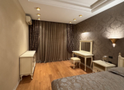 Satılır 4 otaqlı 245 m2 yeni tikili 28 May m.