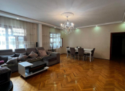 Satılır 5 otaqlı 140 m2 köhnə tikili Yasamal r.