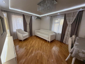 Satılır 3 otaqlı 90 m2 köhnə tikili Elmlər Akademiyası m.