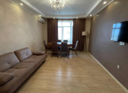 Satılır 3 otaqlı 80 m2 köhnə tikili Xalqlar Dostluğu m.