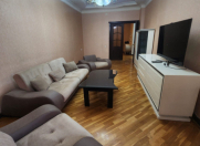 İcarəyə verilir 3 otaqlı 135 m2 köhnə tikili Gənclik m.