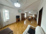 İcarəyə verilir 3 otaqlı 140 m2 köhnə tikili Space TV