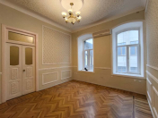 İcarəyə verilir 3 otaqlı 6 m2 obyekt İçəri Şəhər m.