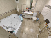 Satılır 3 otaqlı 85 m2 köhnə tikili Sahil m.