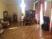 Satılır 4 otaqlı 143 m2 köhnə tikili 28 May m.