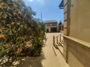 Satılır 12 otaqlı 700 m2 villa Badamdar