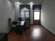 İcarəyə verilir 3 otaqlı 124 m2 ofis Şah İsmayıl Xətai m.