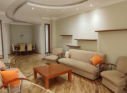 İcarəyə verilir 3 otaqlı 152 m2 yeni tikili Bakı