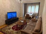 Satılır 3 otaqlı 90 m2 köhnə tikili Azadlıq prospekti m.