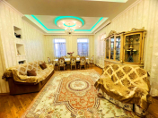 Satılır 8 otaqlı 500 m2 villa Azadlıq prospekti m.