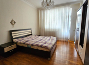 İcarəyə verilir 4 otaqlı 178 m2 yeni tikili 8 Noyabr m.