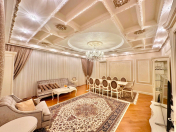 Satılır 3 otaqlı 140 m2 yeni tikili 8 Noyabr m.