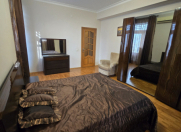 İcarəyə verilir 3 otaqlı 125 m2 yeni tikili Ambassador otel