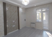 Satılır 3 otaqlı 60 m2 köhnə tikili Moskva univermağı