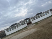 Satılır 20 otaqlı 1100 m2 obyekt Şüvəlan Park ticarət mərkəzi