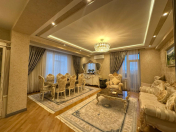 Satılır 5 otaqlı 222 m2 yeni tikili Elmlər Akademiyası m.