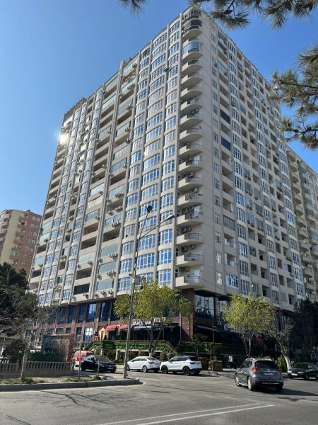 Satılır 3 otaqlı 130 m2 yeni tikili Şah İsmayıl Xətai m.