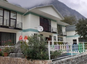 İcarəyə verilir 7 otaqlı 200 m2 həyət evi Qax