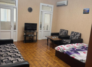 İcarəyə verilir 1 otaqlı 37 m2 köhnə tikili Sahil m.