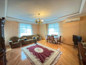 Satılır 3 otaqlı 140 m2 yeni tikili 8 Noyabr m.