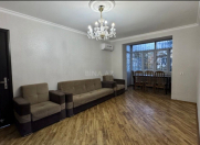 Satılır 2 otaqlı 45 m2 köhnə tikili Yasamal r.