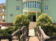 Satılır 11 otaqlı 1950 m2 villa Novxanı