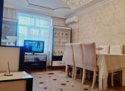 Satılır 3 otaqlı 90 m2 köhnə tikili Həzi Aslanov m.