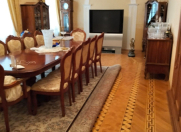 Satılır 8 otaqlı 350 m2 köhnə tikili Sahil m.