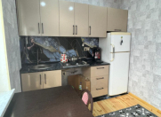 İcarəyə verilir 3 otaqlı 130 m2 köhnə tikili Xətai r.