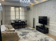 Satılır 3 otaqlı 130 m2 yeni tikili Gənclik m.