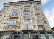 Satılır 8 otaqlı 271 m2 obyekt Neftçilər m.