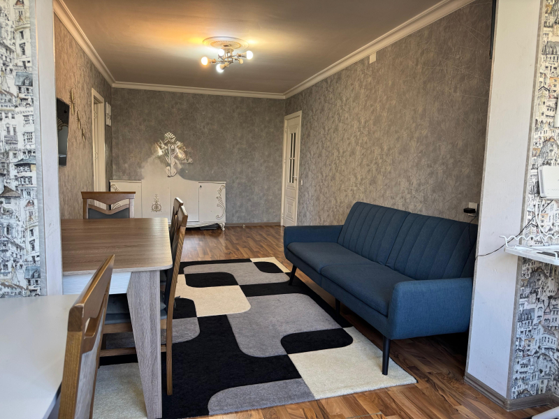 Satılır 2 otaqlı 55 m2 köhnə tikili Nizami m.