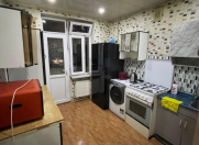 İcarəyə verilir 2 otaqlı 70 m2 köhnə tikili Heydər Əliyev Mərkəzi